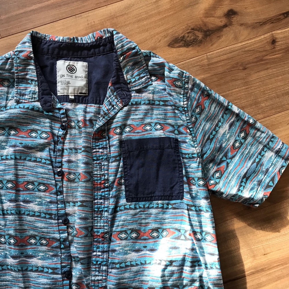 Short sleeve casual button down